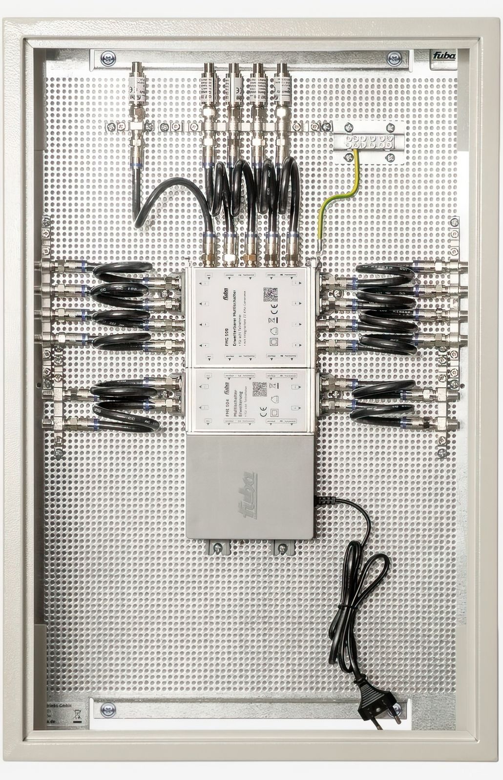 Fuba FMP 512 SL Multischalterpanel 5/12 mit Schrank vormontiertes Multischalter-Paneel für den Empfang eines Satteliten mit 12 Teilnehmeranschlüssen mit Gehäuse