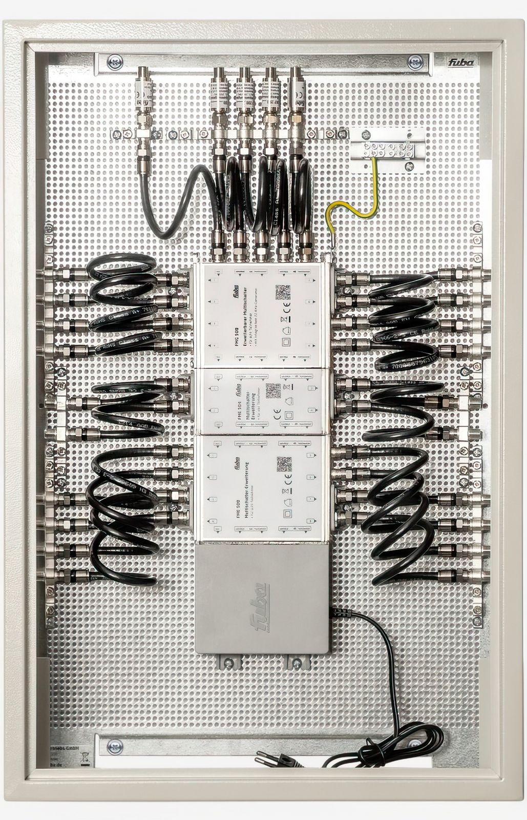 Fuba FMP 520 SL Multischalterpanel 5/20 mit Schrank vormontiertes Multischalter-Paneel für den Empfang eines Satteliten mit 20 Teilnehmeranschlüssen