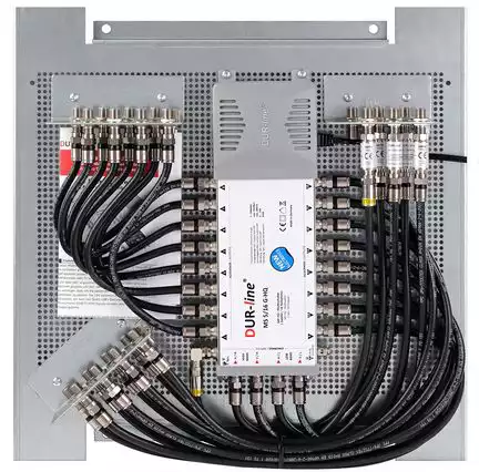 11111Multischalterpanel 5/16 - XmediaSat MP-DMS516 für 16 Teilnehmer vormontiert mit Potentialausgleich und Überspannungsschutz